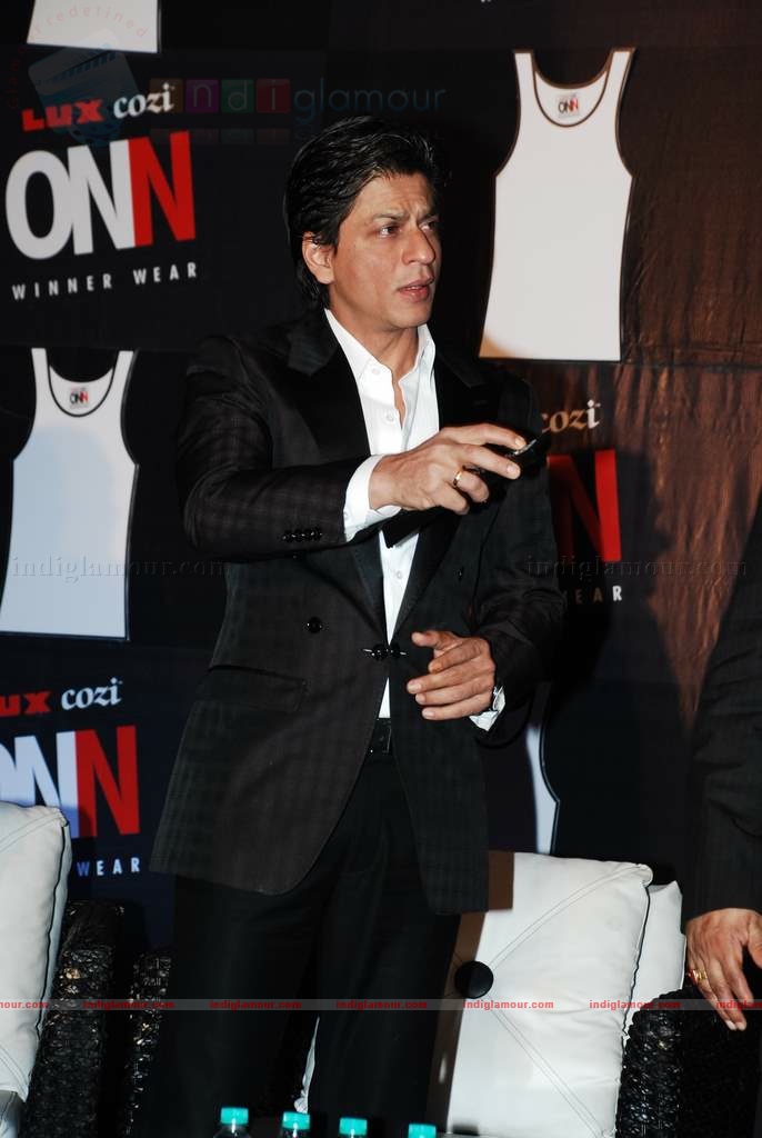 Shah Rukh announced ambassador of Lux innerwear Event hd photo