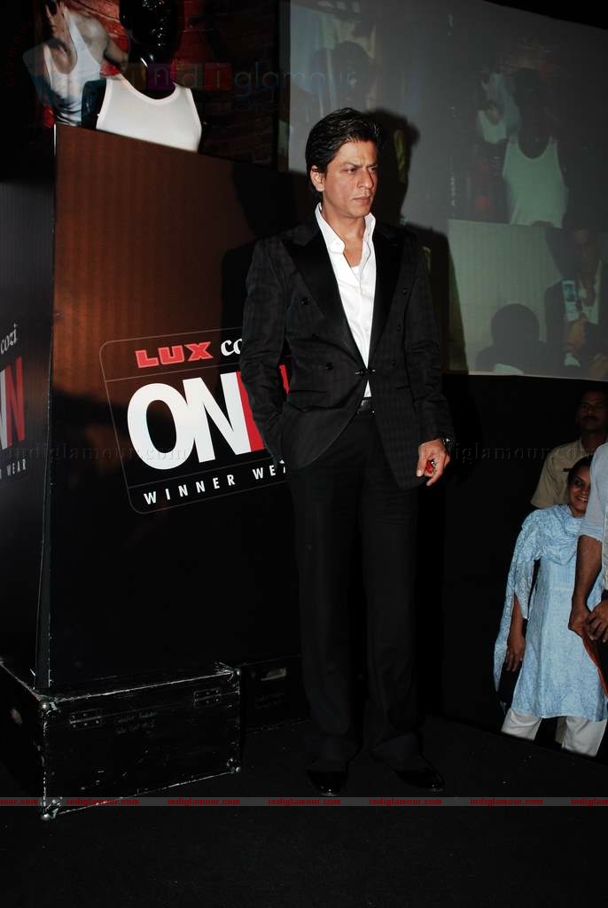 Shah Rukh announced ambassador of Lux innerwear Event hd photo