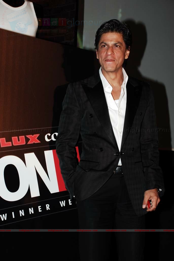 Shah Rukh announced ambassador of Lux innerwear Event hd photo