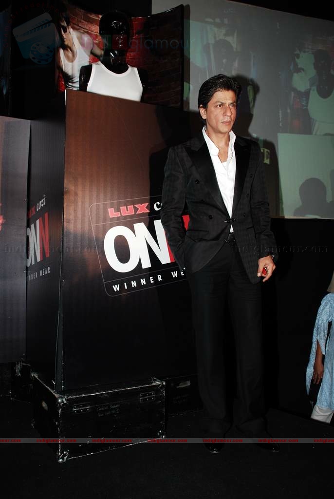 Shah Rukh announced ambassador of Lux innerwear Event hd photo