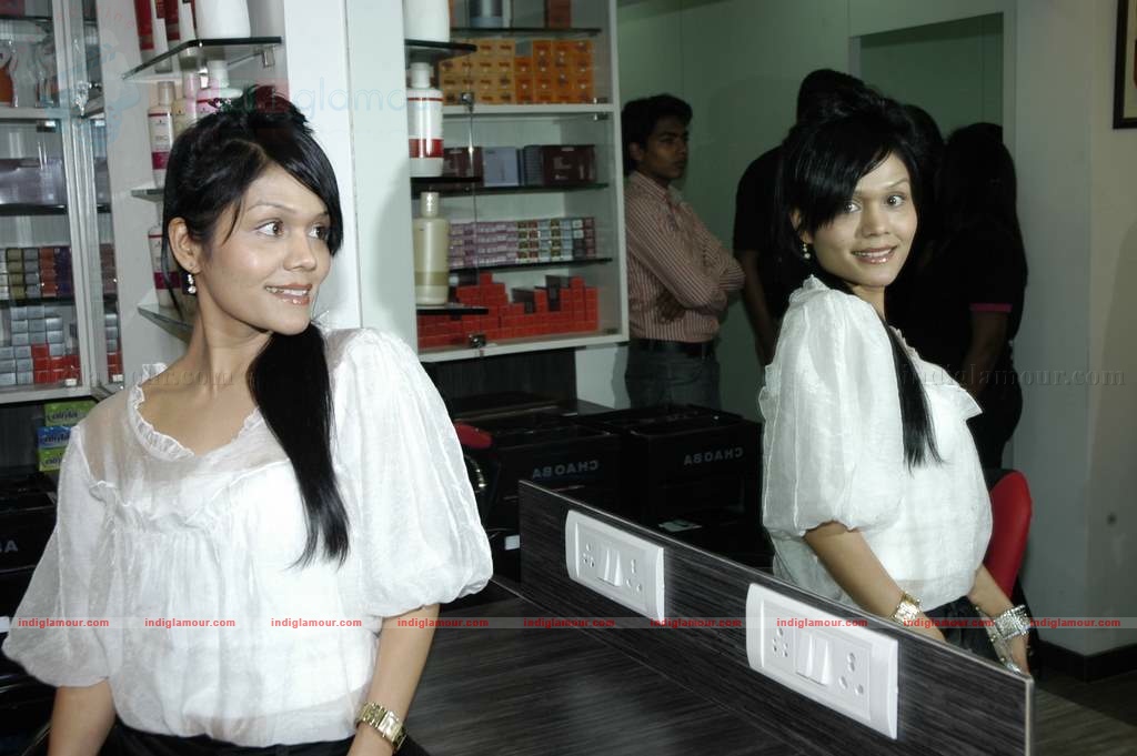Rakhi Sawant's Beauty lounge launch Event hd photo