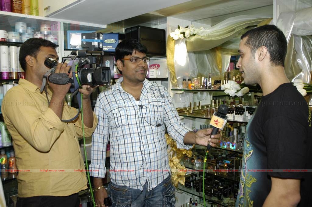 Rakhi Sawant's Beauty lounge launch Event hd photo