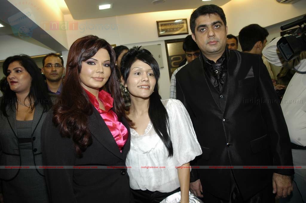 Rakhi Sawant's Beauty lounge launch Event hd photo