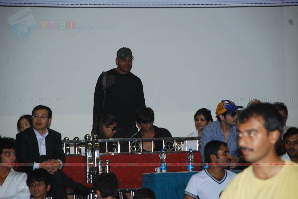 SRK with kids Aryan and Suhana at Maharastra State open Taekwondo competition Event hd photo