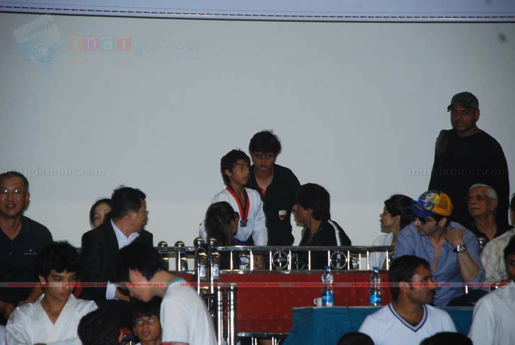 SRK with kids Aryan and Suhana at Maharastra State open Taekwondo competition Event hd photo