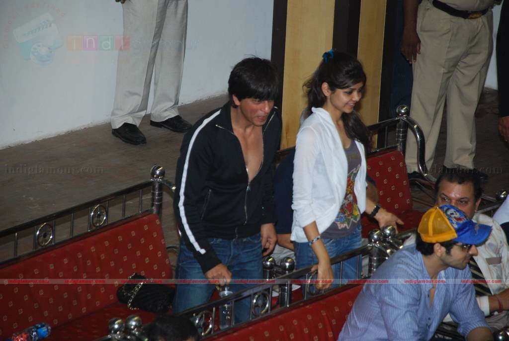 SRK with kids Aryan and Suhana at Maharastra State open Taekwondo competition Event hd photo