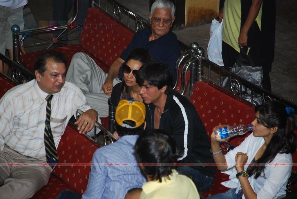 SRK with kids Aryan and Suhana at Maharastra State open Taekwondo competition Event hd photo