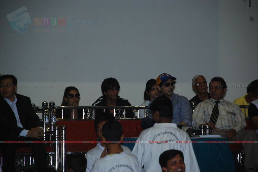 SRK with kids Aryan and Suhana at Maharastra State open Taekwondo competition Event hd photo