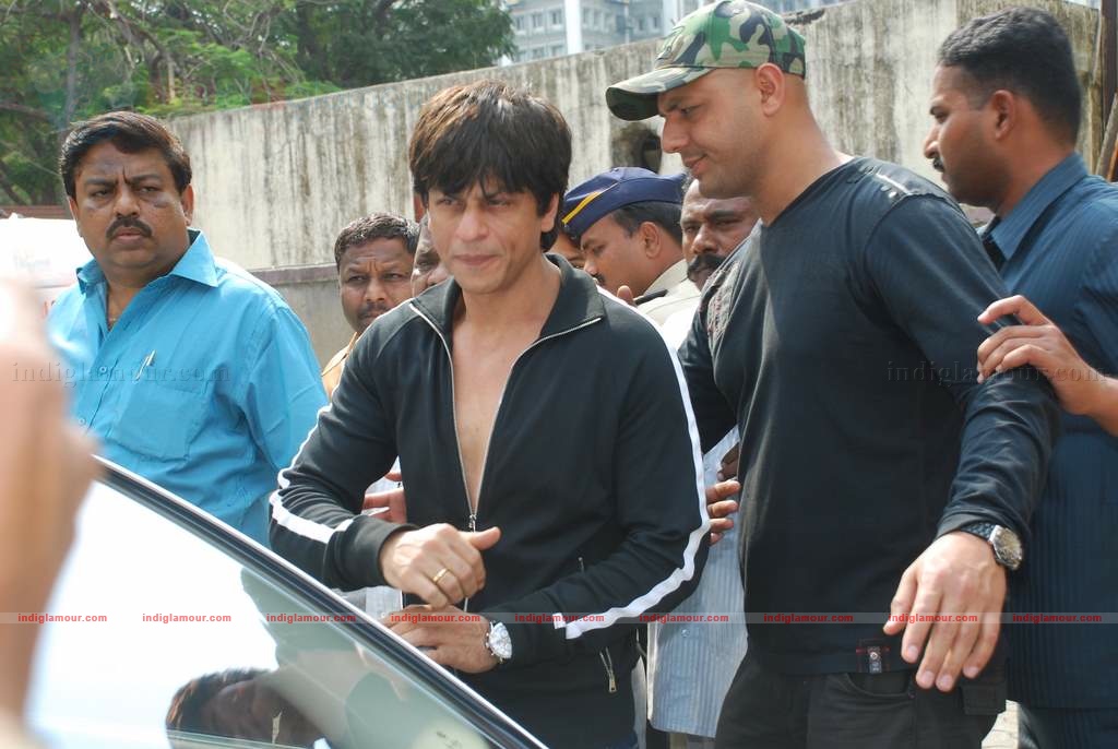 SRK with kids Aryan and Suhana at Maharastra State open Taekwondo competition Event hd photo