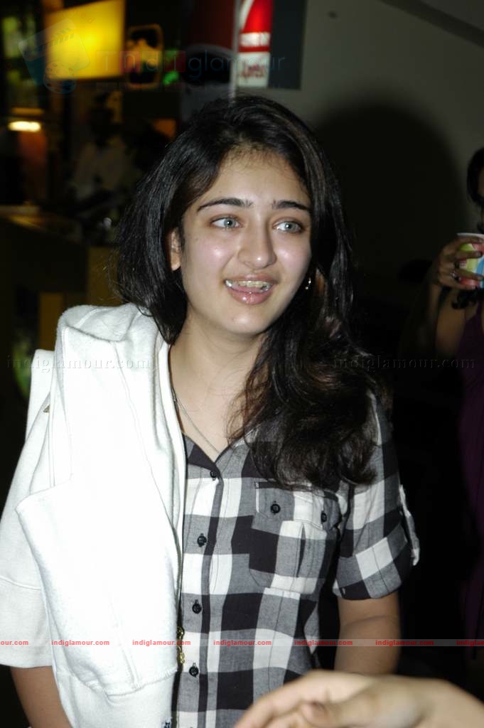 Shruti Hassan at Siddharth's special screening of film Striker Event hd photo