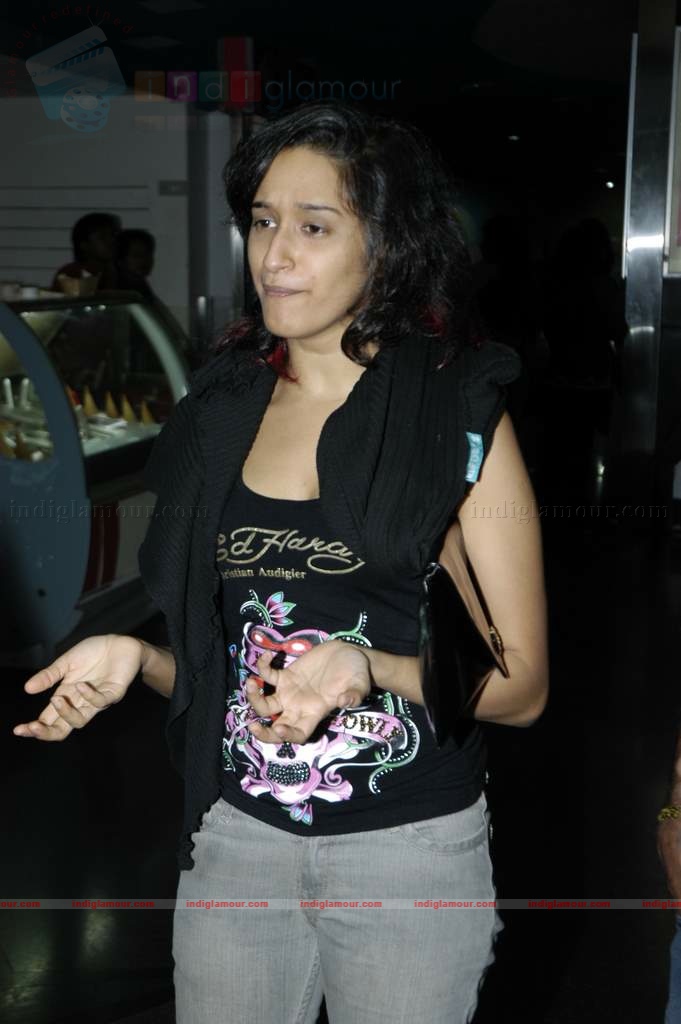 Shruti Hassan at Siddharth's special screening of film Striker Event hd photo