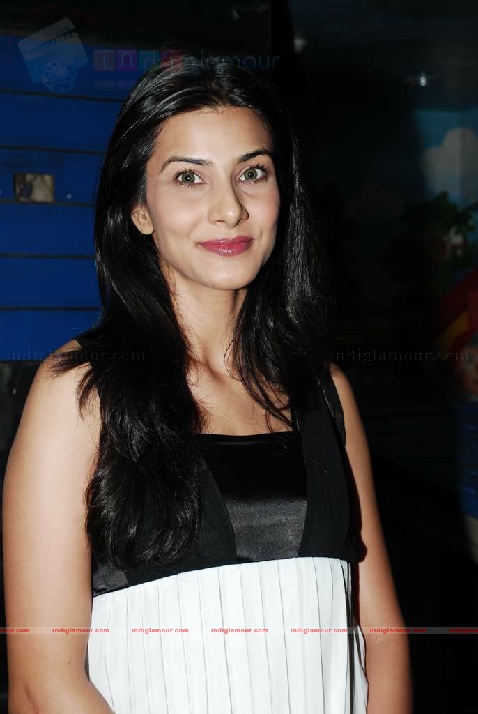 Shruti Hassan at Siddharth's special screening of film Striker Event hd photo