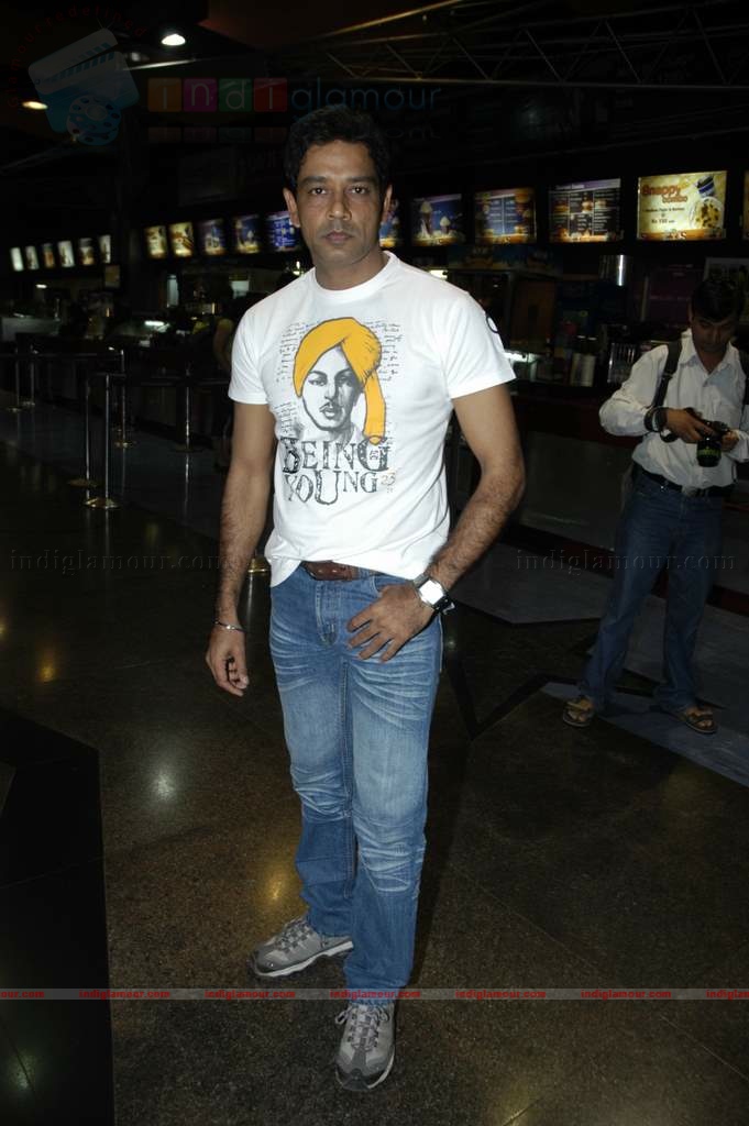 Shruti Hassan at Siddharth's special screening of film Striker Event hd photo