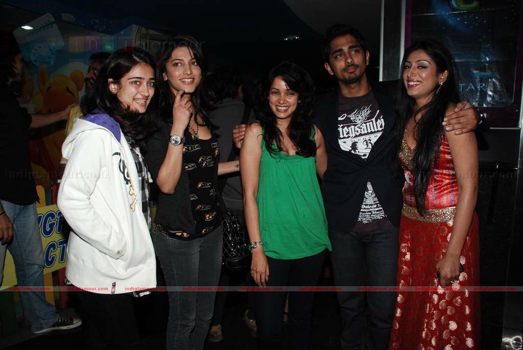Shruti Hassan at Siddharth's special screening of film Striker Event hd photo