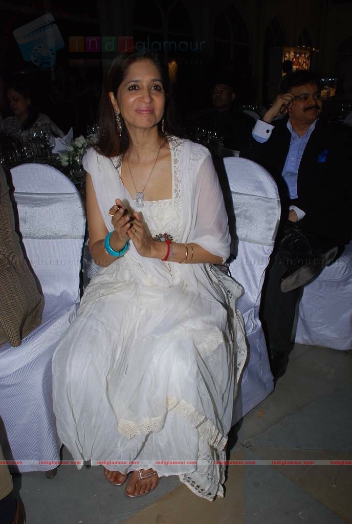 Jiah Khan,Celina,Neetu Chandra at Swarovski auction dinner Event hd photo