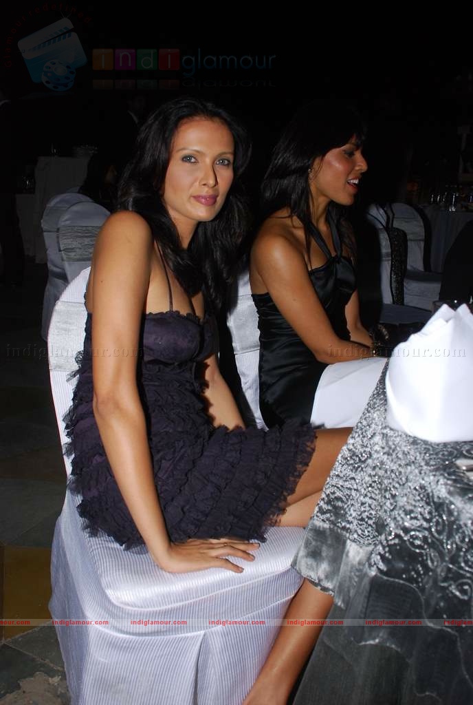 Jiah Khan,Celina,Neetu Chandra at Swarovski auction dinner Event hd photo