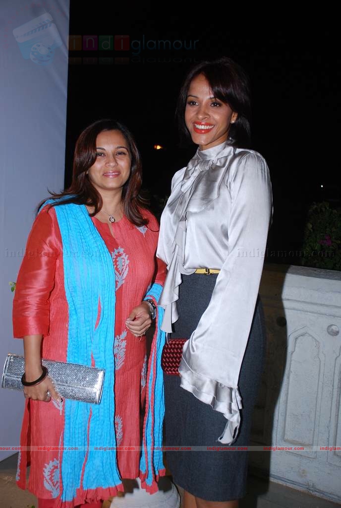 Jiah Khan,Celina,Neetu Chandra at Swarovski auction dinner Event hd photo