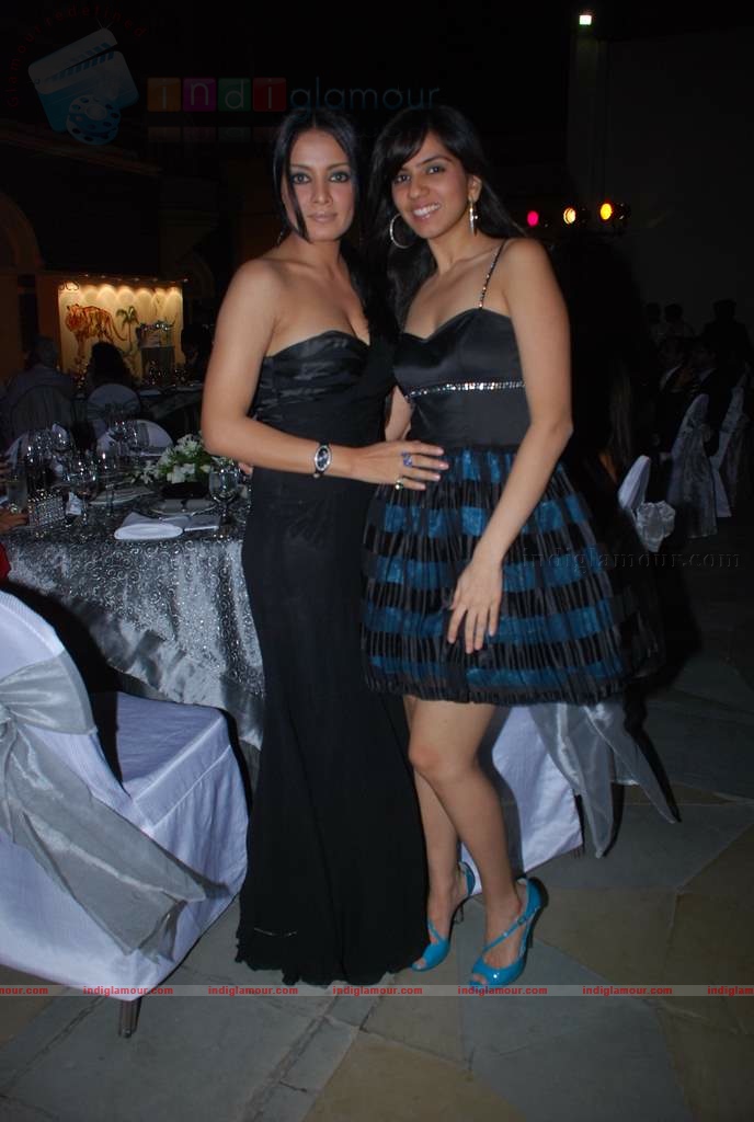 Jiah Khan,Celina,Neetu Chandra at Swarovski auction dinner Event hd photo