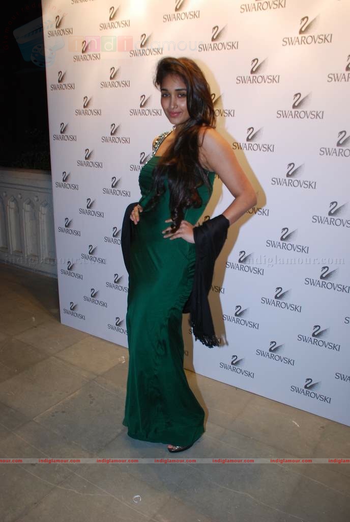 Jiah Khan,Celina,Neetu Chandra at Swarovski auction dinner Event hd photo