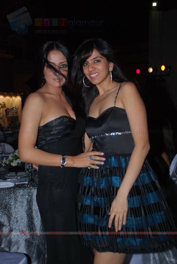 Jiah Khan,Celina,Neetu Chandra at Swarovski auction dinner Event hd photo