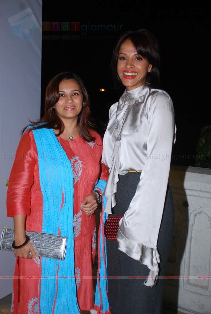 Jiah Khan,Celina,Neetu Chandra at Swarovski auction dinner Event hd photo
