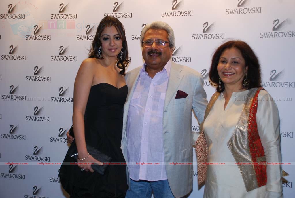 Jiah Khan,Celina,Neetu Chandra at Swarovski auction dinner Event hd photo