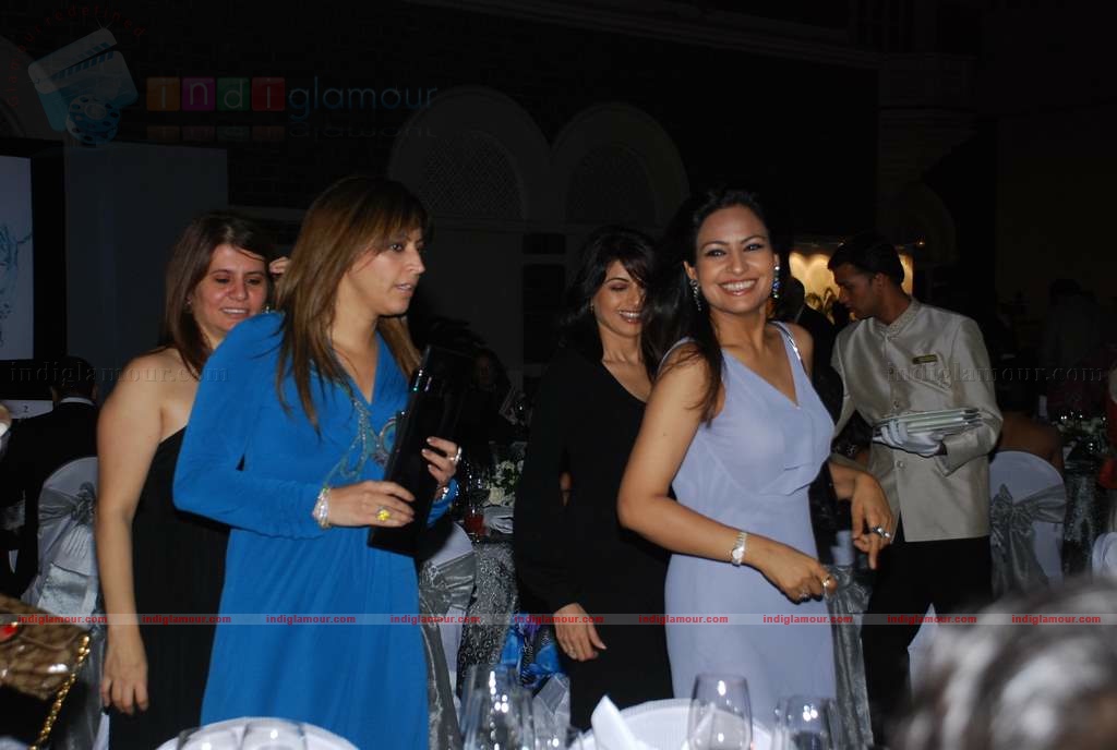 Jiah Khan,Celina,Neetu Chandra at Swarovski auction dinner Event hd photo