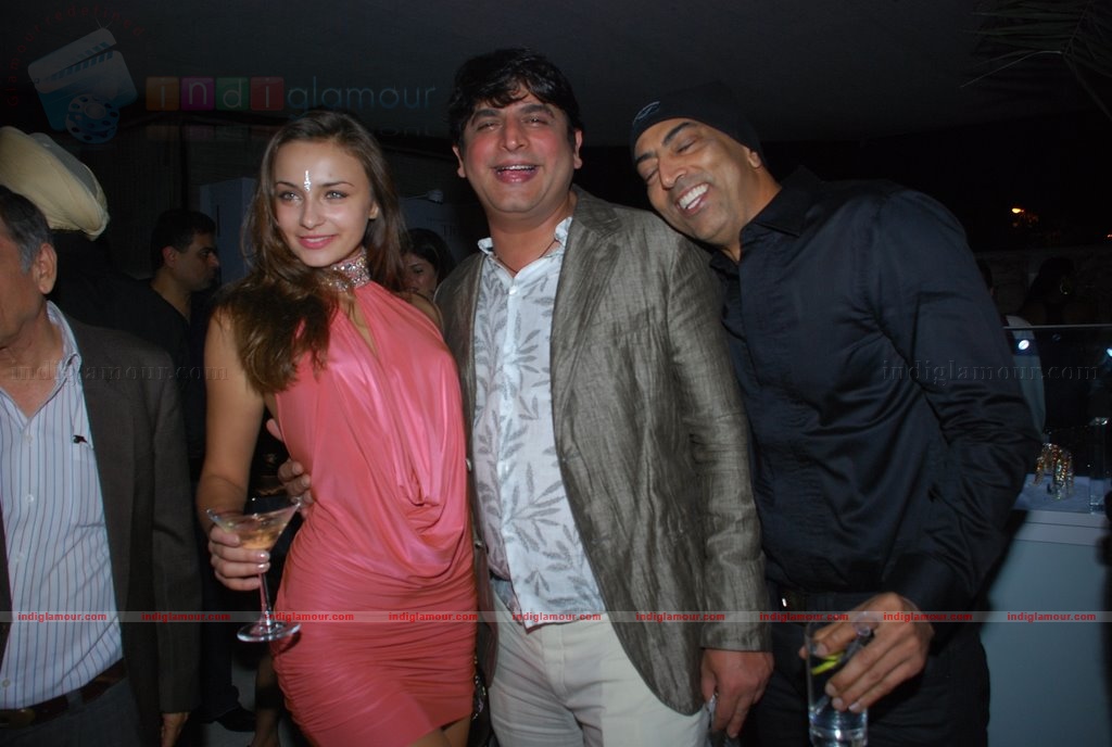 Models,designers grace Swarovski-Endangered Tiger bash Event hd photo