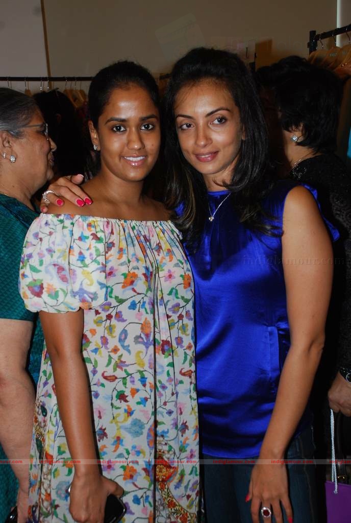 Lara, Twinkle, Sophie, Mallaika, Bobby Deo at Araish event Event hd photo