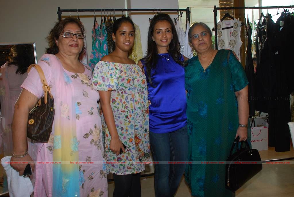 Lara, Twinkle, Sophie, Mallaika, Bobby Deo at Araish event Event hd photo