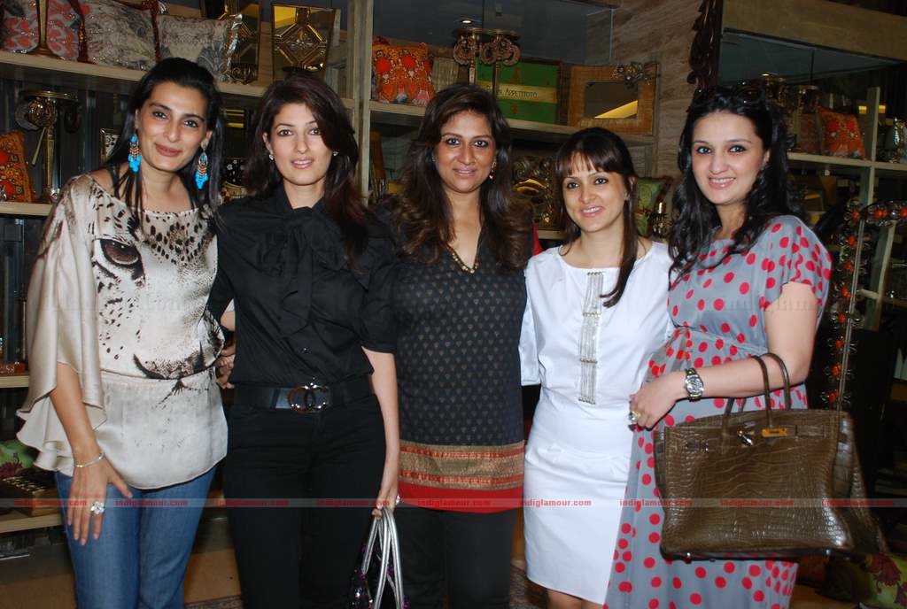 Lara, Twinkle, Sophie, Mallaika, Bobby Deo at Araish event Event hd photo