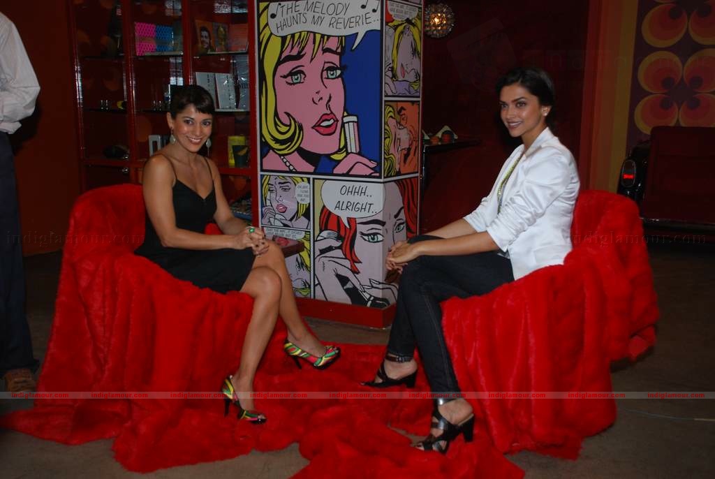 Deepika Padukone with Koel Purie for show on Kouch with Koel Event hd photo