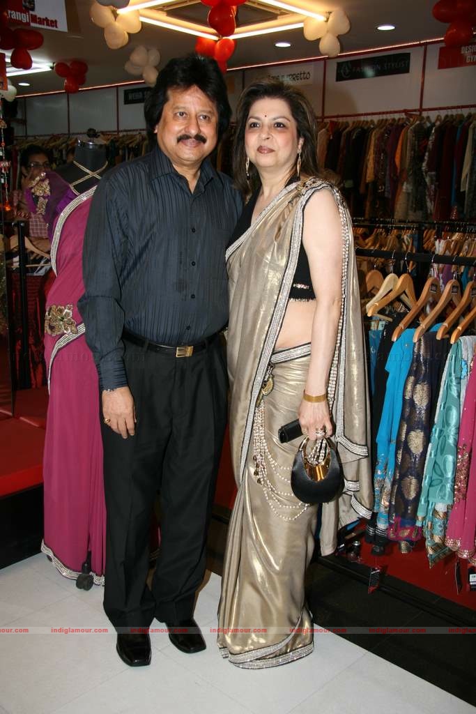 Jaya Mishra's Valentine collection launch by Nayab Udhas and Sheeba Event hd photo
