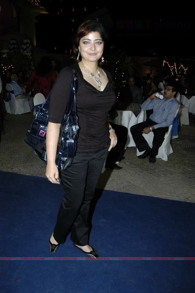 Kailash Kher's wedding anniversary bash Event hd photo
