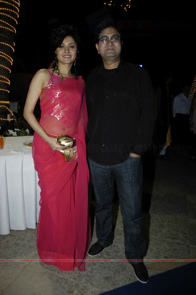 Kailash Kher's wedding anniversary bash Event hd photo