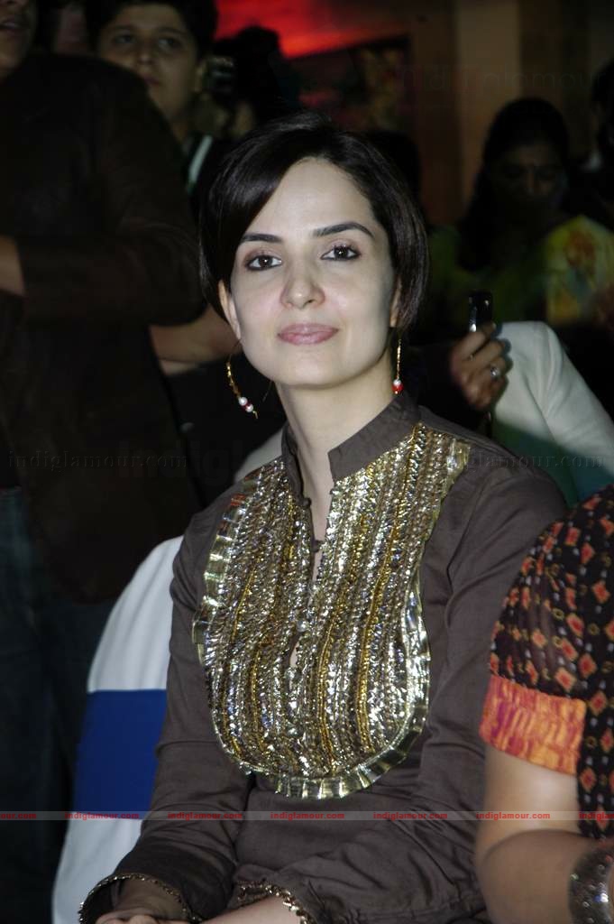 Kailash Kher's wedding anniversary bash Event hd photo