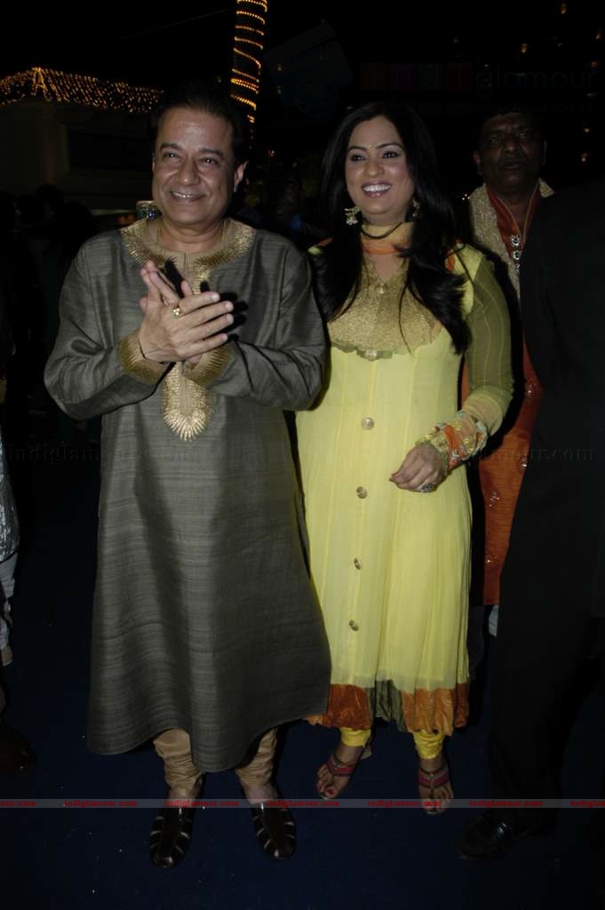 Kailash Kher's wedding anniversary bash Event hd photo