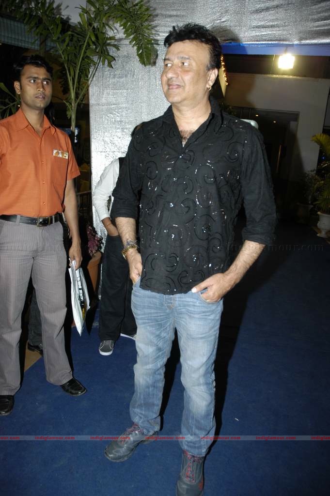 Kailash Kher's wedding anniversary bash Event hd photo