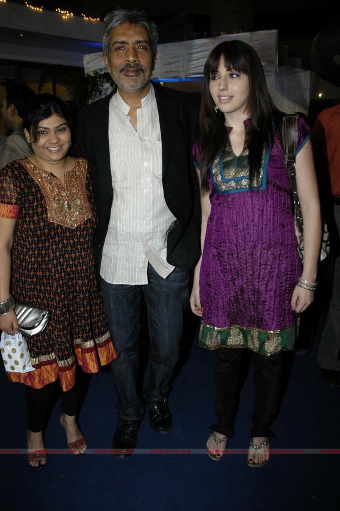 Kailash Kher's wedding anniversary bash Event hd photo