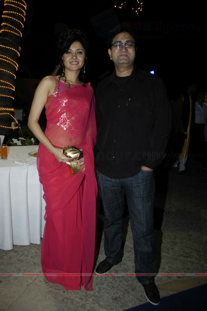 Kailash Kher's wedding anniversary bash Event hd photo