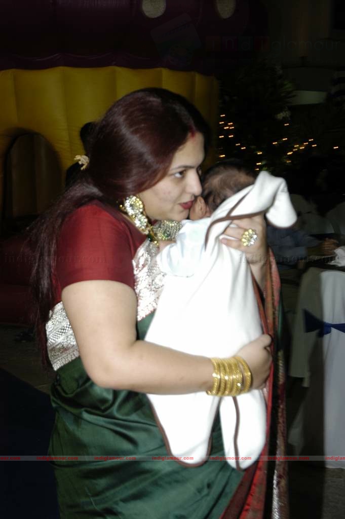 Kailash Kher's wedding anniversary bash Event hd photo