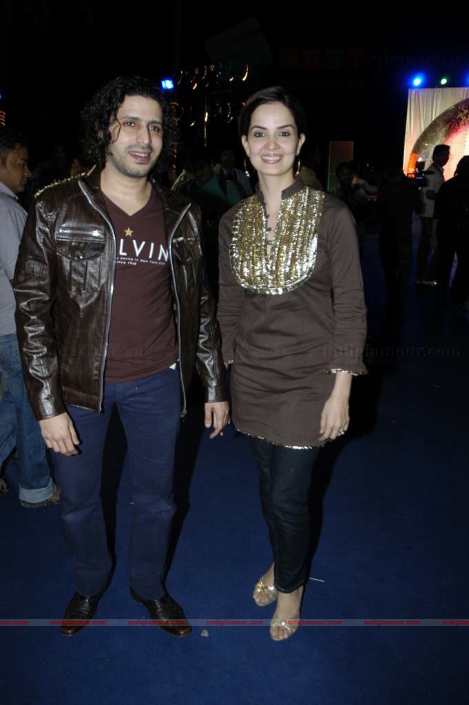 Kailash Kher's wedding anniversary bash Event hd photo