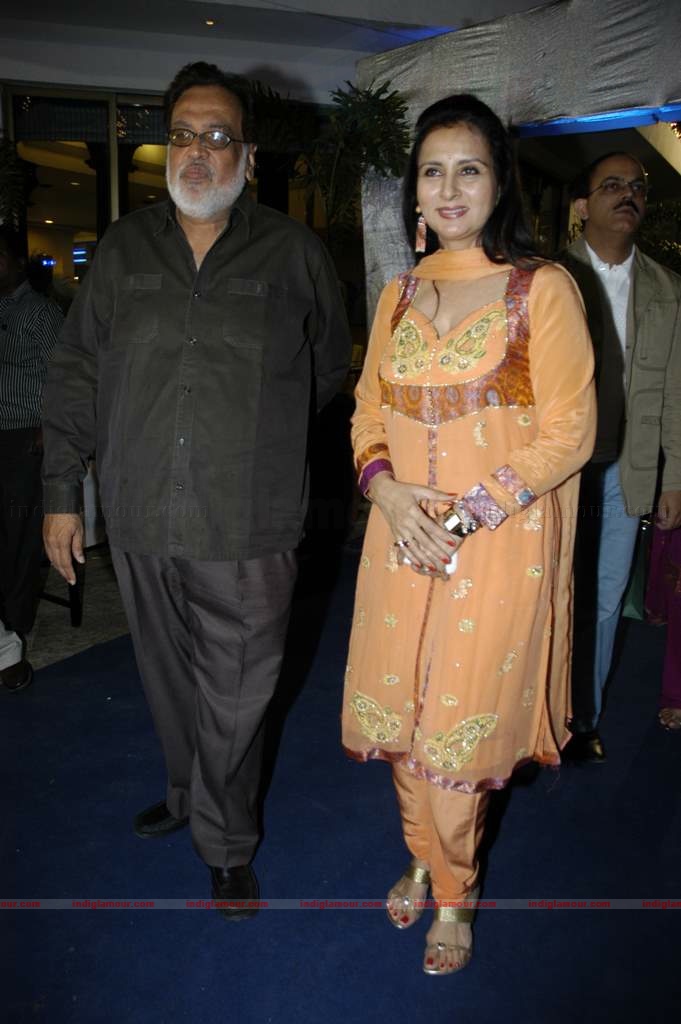 Kailash Kher's wedding anniversary bash Event hd photo