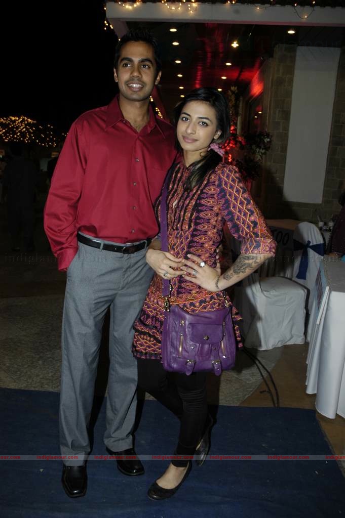 Kailash Kher's wedding anniversary bash Event hd photo