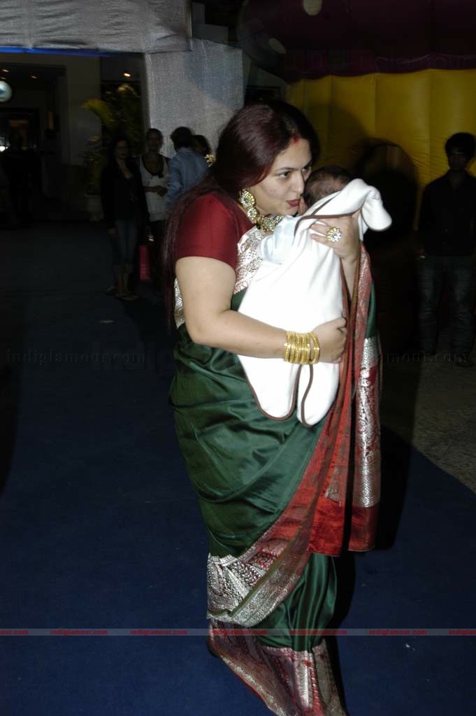 Kailash Kher's wedding anniversary bash Event hd photo