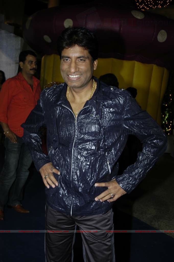 Kailash Kher's wedding anniversary bash Event hd photo