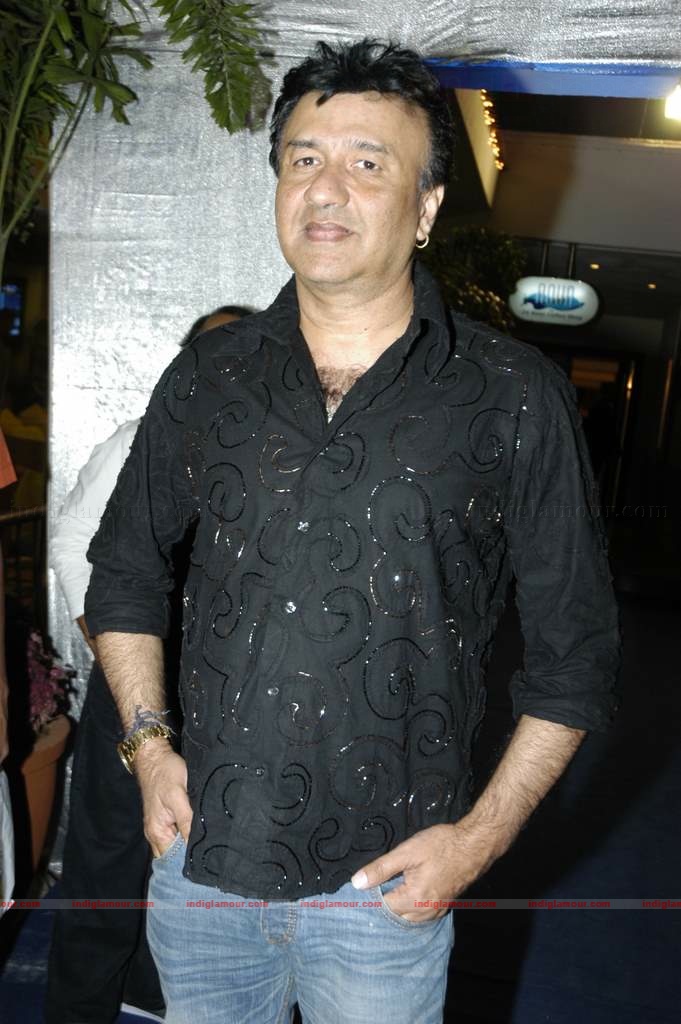 Kailash Kher's wedding anniversary bash Event hd photo