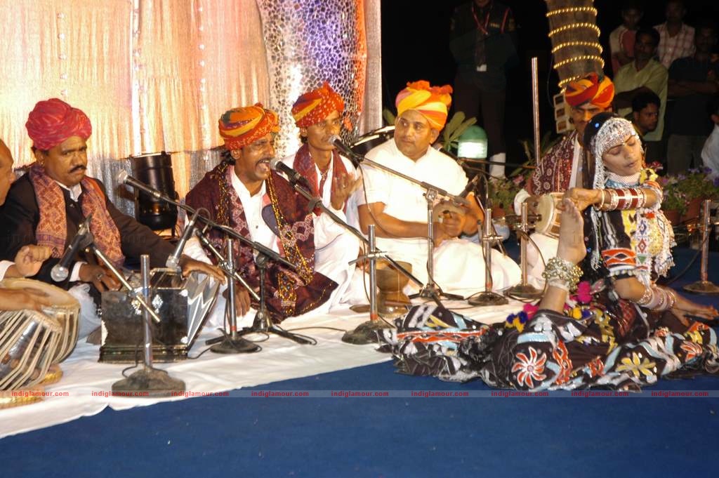 Kailash Kher's wedding anniversary bash Event hd photo