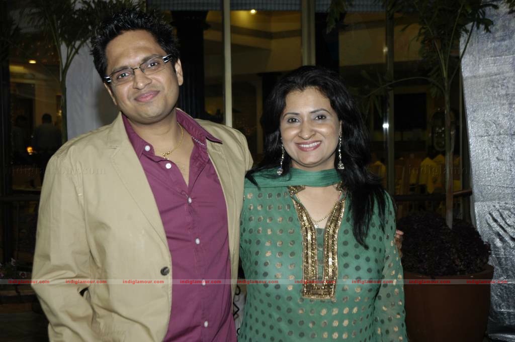 Kailash Kher's wedding anniversary bash Event hd photo
