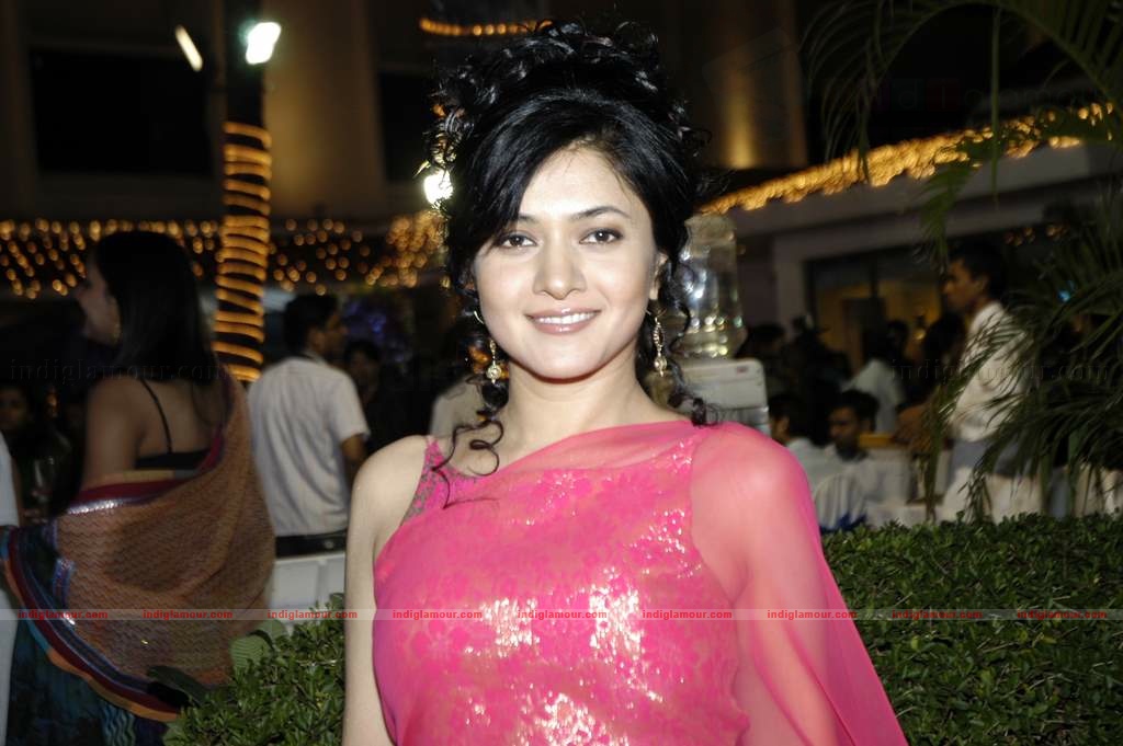 Kailash Kher's wedding anniversary bash Event hd photo